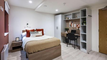 1 bedroom in a flat share to rent - Photo 2