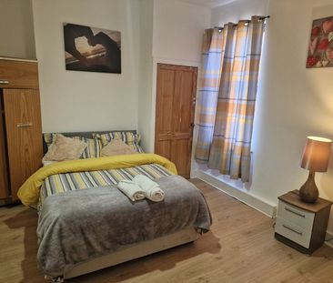 Room in a Shared House, Alton Road, L6 - Photo 1