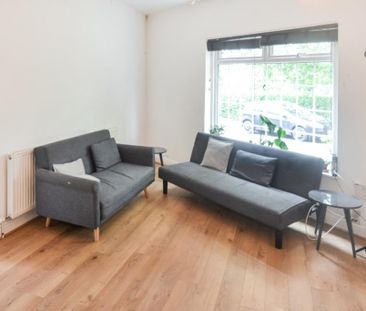 6 bedroom semi-detached house to rent - Photo 2