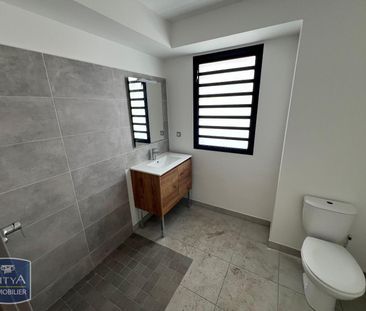 Location Appartement 3 pièces 61m² ST PIERRE 97410 - Photo 2