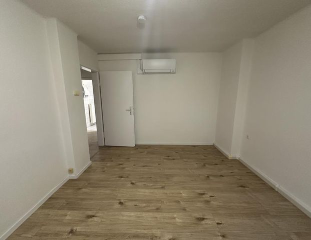 direkt einziehen: Schöne Single-Wohnung im Dachgeschoss frei! - Foto 1