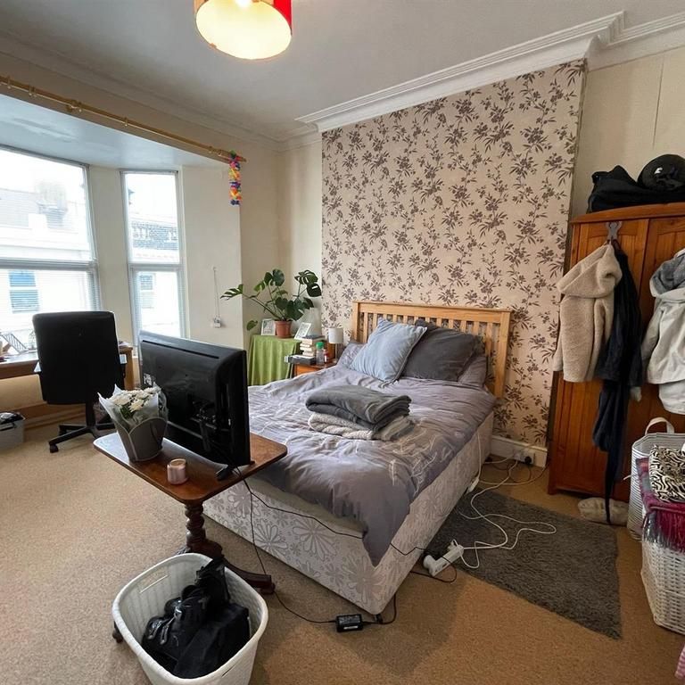 5 bedroom house to rent - Photo 1