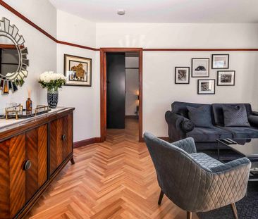 ART DECO NEW YORKER MEETS BEACHSIDE LIVING - FURNISHED EXECUTIVE AC... - Photo 5