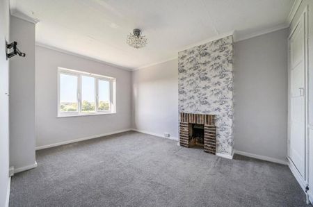 4 bedroom semi-detached house to rent - Photo 5