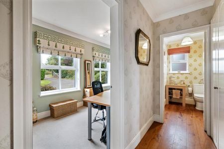 4 bedroom detached house to rent - Photo 4
