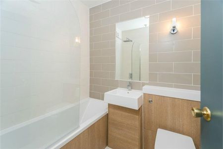 2 bedroom ground floor flat to rent - Photo 3