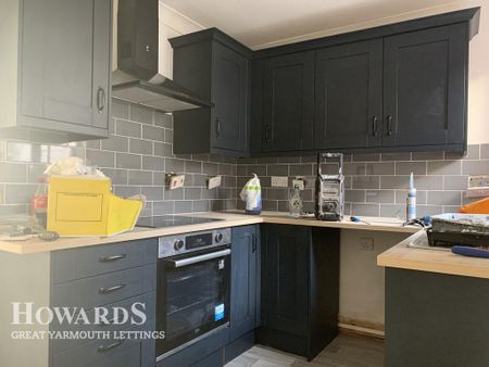 2 bedroom terraced house to rent - Photo 2