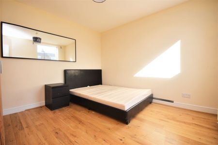 Holdenby Road, London, SE4 - Photo 4