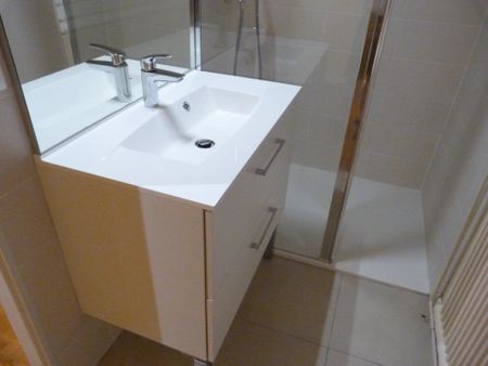 Location Maison de ville 2 pièces 40 m2 à Mehun-sur-Yèvre - Photo 3