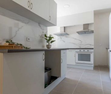 Room in a shared 9-bedroom apartment for rent in Palacio - Foto 6
