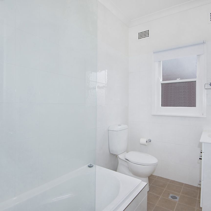 Urban Convenience Meets Suburban Charm: Your Ideal Retreat Awaits !!! - Photo 1