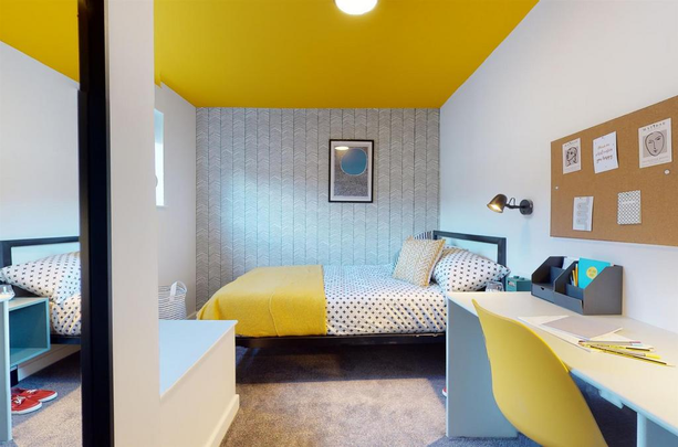 1 bedroom in a house share to rent - Photo 1