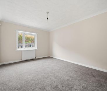 3 bedroom apartment to rent - Photo 3