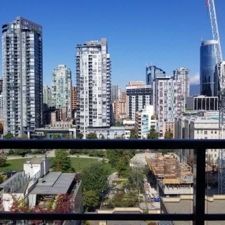 1 Bedroom Suite + Den in Yaletown - Photo 1