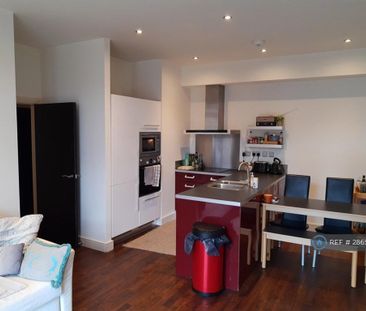 2 bedroom flat to rent - Photo 1