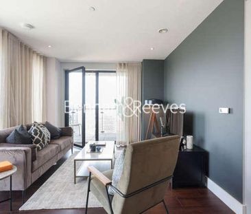 Avalon Point, Silvocea Way, E14 - Photo 1