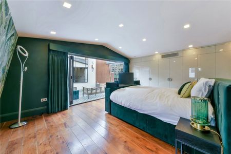 An Exceptional House Near Hyde Park - Photo 5