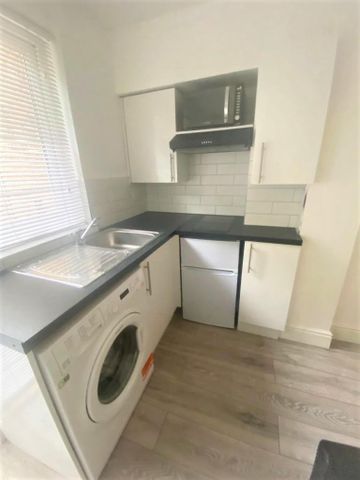 Studio to rent - Photo 3