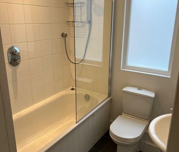 2 Bed Flat, Birkbeck Road, SW19 - Photo 6