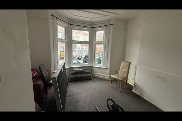 2 Bed Flat, Canterbury Rd, E10 - Photo 1