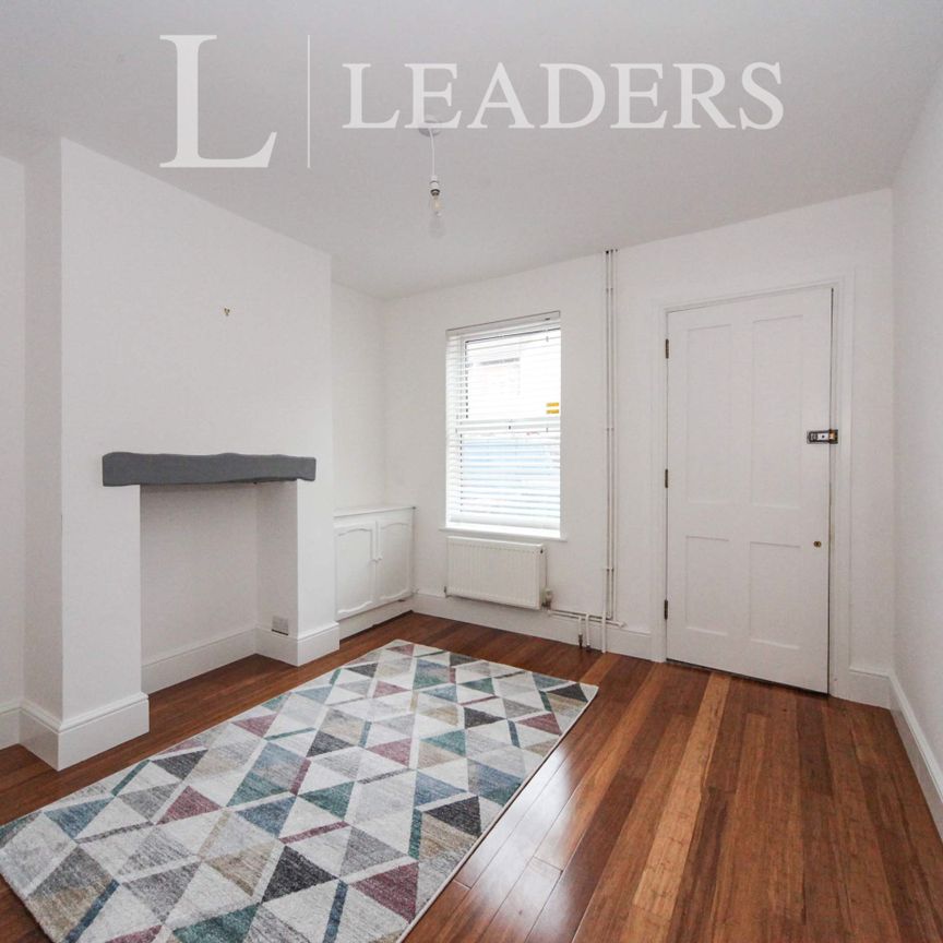 2 bedroom house to rent Princes Street, Dunstable, Bedfordshire, LU6 - Photo 1