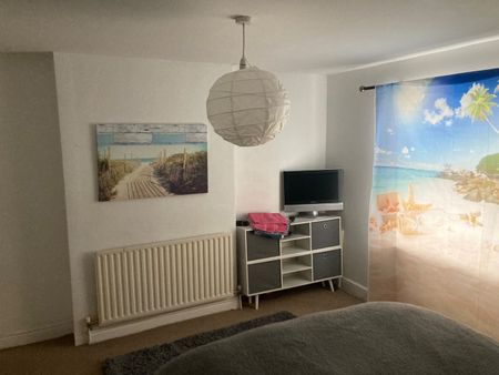 2 Bed Terraced House, Newent Lane, S10 - Photo 2