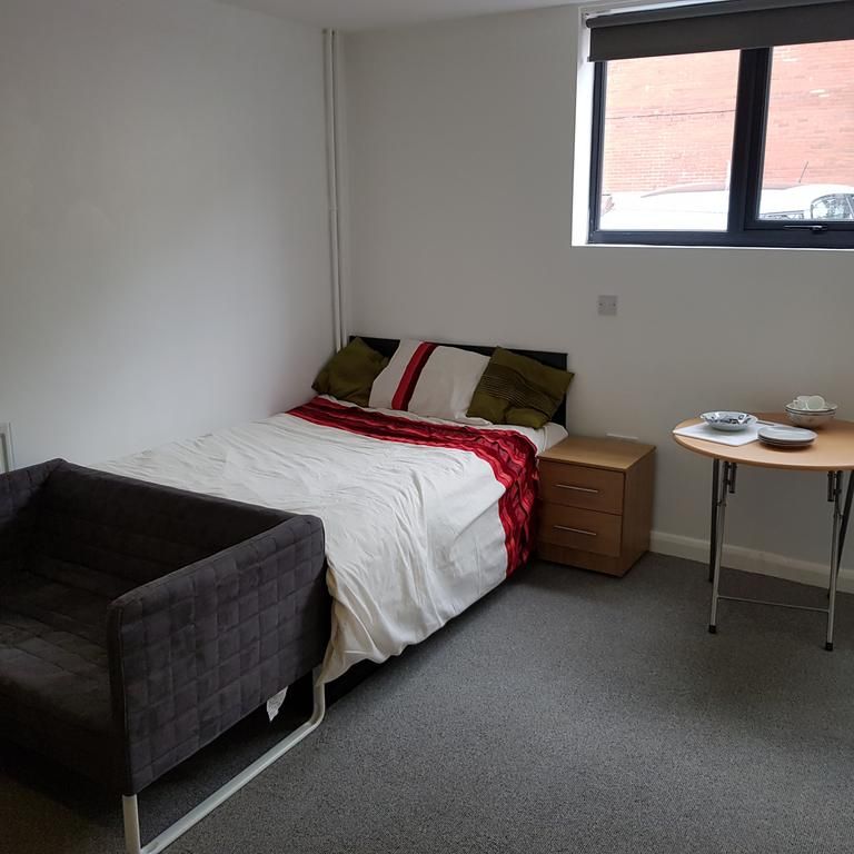 Studio to rent - Photo 1