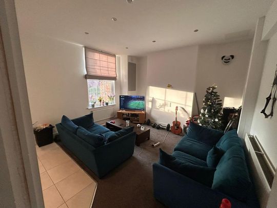 6 bedroom ground floor flat to rent - Photo 1
