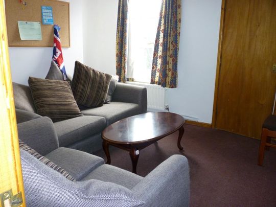 4 bedroom terraced house to rent - Photo 1