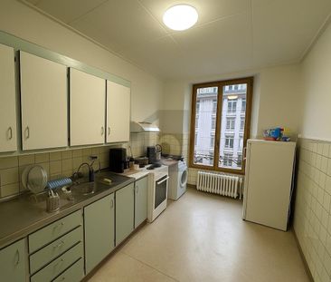 CHARME ET CONFORT AU CENTRE-VILLE - Photo 5