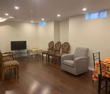 For Lease - 964 Ferndale Crescent Unit# Basement, Newmarket, Ontario - Photo 2