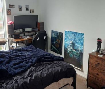 Bedroom in a 1 + 1 Apartment ($1750/month) - Photo 1