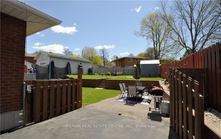 Detached Home For Lease | X8147506 - Photo 3