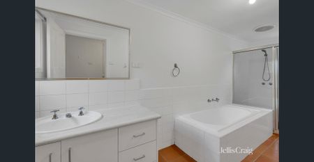 Two-Bedroom House in Brunswick West - Photo 4