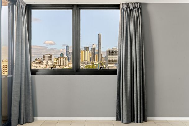 Views of Brisbane City - 'La Vida' living at its finest! - Photo 1