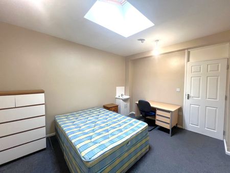 5 Bed Terraced House, Stokes Croft, BS1 - Photo 3