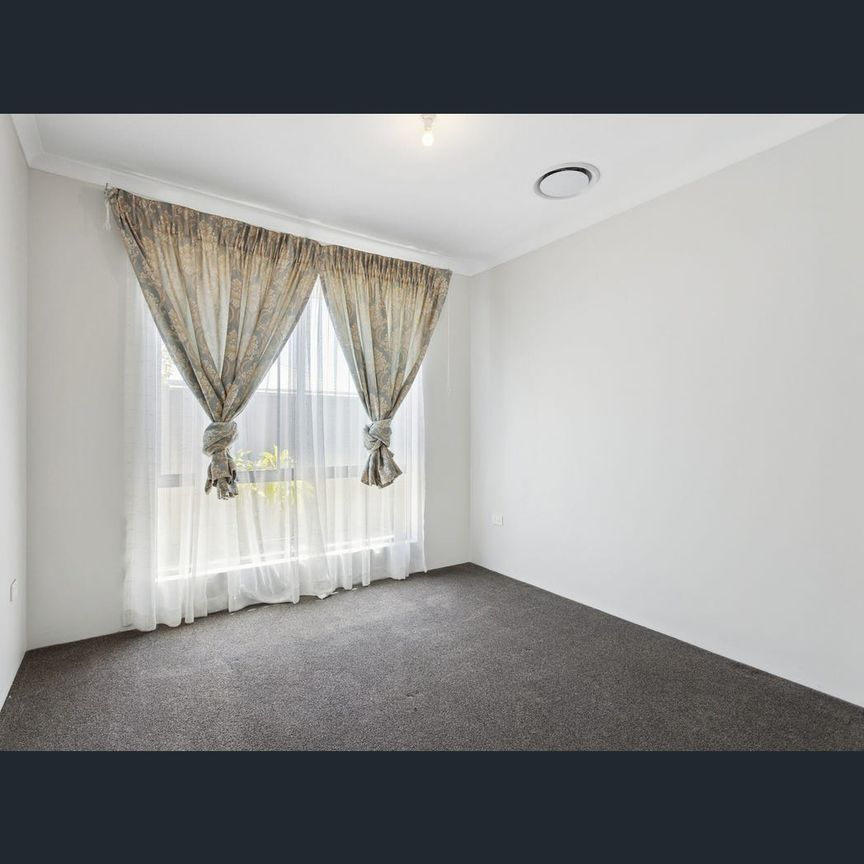 17 Arylide Gr, Eglinton, WA 6034 - Photo 1