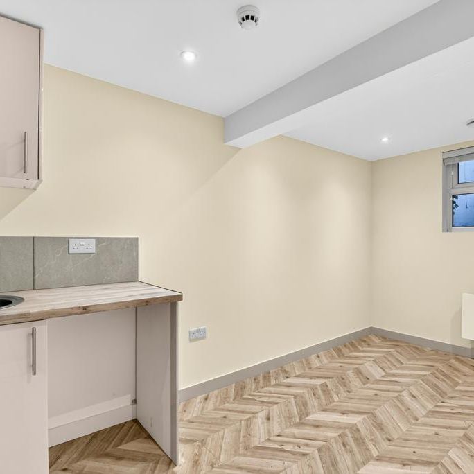 5 bedroom flat to rent - Photo 1