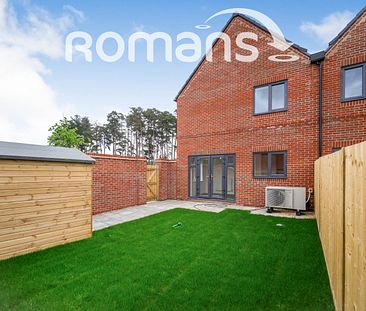 Wheldon Lane, RG45 - Photo 2