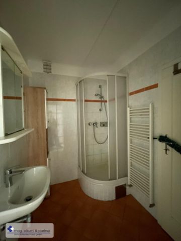 Natürlich beschattete 2 Zimmer mit Balkon und separater Küche - Photo 4