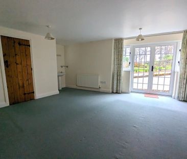 2 bedroom end of terrace house to rent - Photo 4
