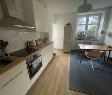 *** Moderne und großzügige 2-Zi-Altbauwohnung mit Loggia im beliebt... - Photo 3