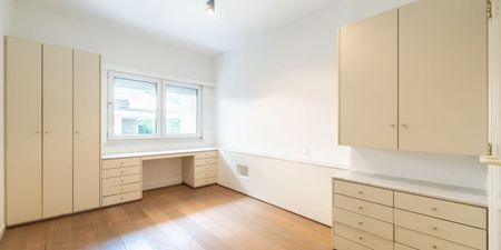 Appartement te huur in Ukkel voor € 3.200 met 4 slaapkamers - Photo 4