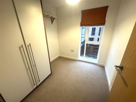 3 bedroom end of terrace house to rent - Photo 3