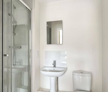 2 bedroom property to rent - Photo 4