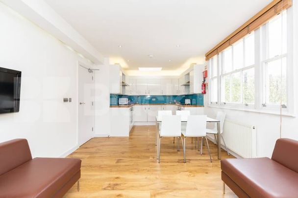 4 Bedroom, 1 bath, 1 reception Apartment - Photo 1