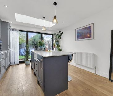 3 bedroom terraced house to rent - Photo 3