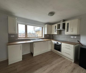 2 bedroom flat to rent - Photo 2