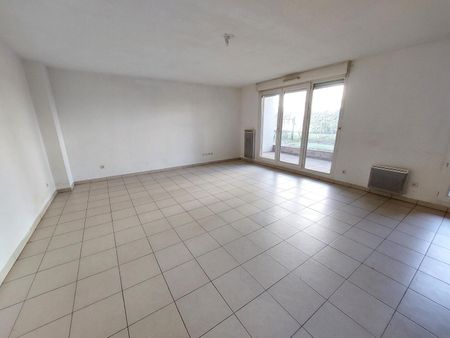 location Appartement T3 DE 75.41m² À ST PRIEST - Photo 3