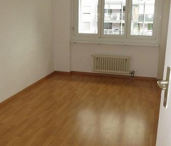 4.5 Zimmer-Wohnung mit Aussicht in Spreitenbach zu mieten - Photo 2